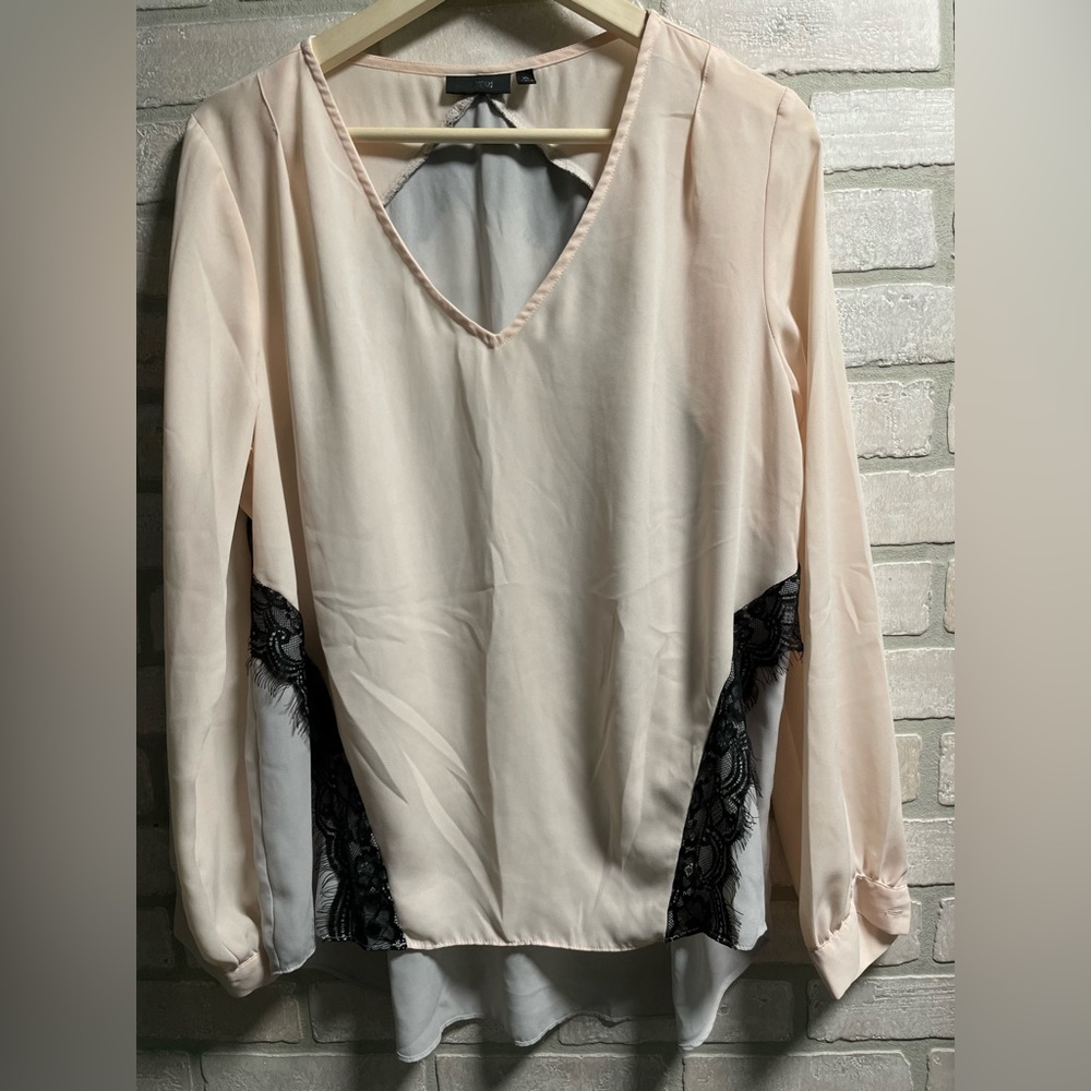 Apt.9 Blouse Size XL, Color blush,white and black lace
